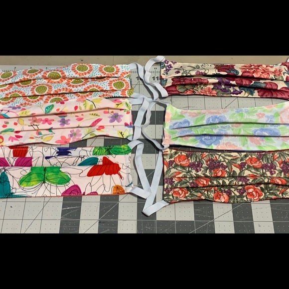 3 Adult Face Masks Cloth Reversible Washable - Picture 3 of 6